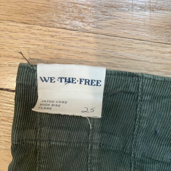 022 We The Free Jayde Cord Flare Jeans Huntress Green NWT Size 26 - Picture 12 of 14